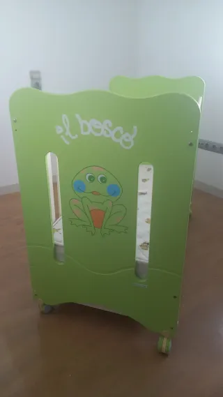 Cambiador infantil + Cuna de madera+silla de paseo