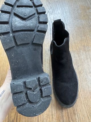 Stivaletti scamosciati neri con elastico