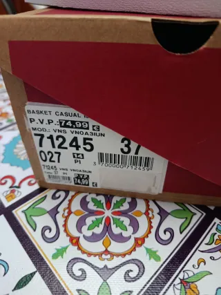 Zapatillas Vans Negras y Blancas Nuevas mixtas