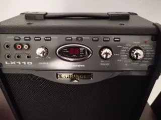 Amplificador Behringer V-ampire LX110