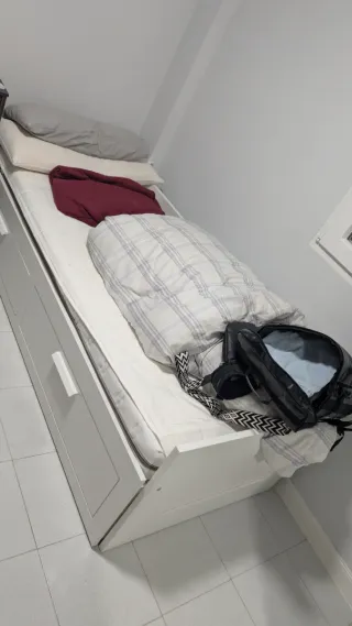 Cama con 2 colchones