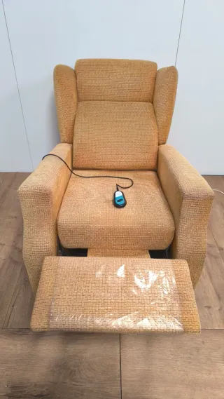 SILLON O SOFA RECLINABLE CON MOTOR COMODO