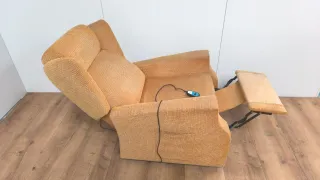 SILLON O SOFA RECLINABLE CON MOTOR COMODO