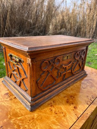 Antigua caja cofre siglo XIX