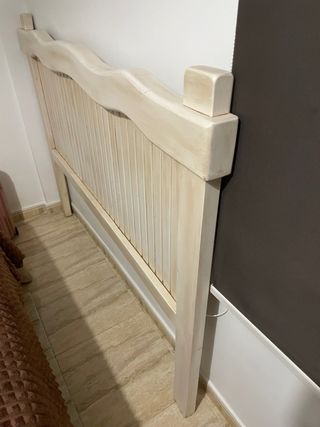 Cabecero de madera estilo rústico