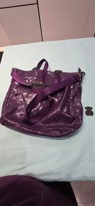 Bolso morado brillante