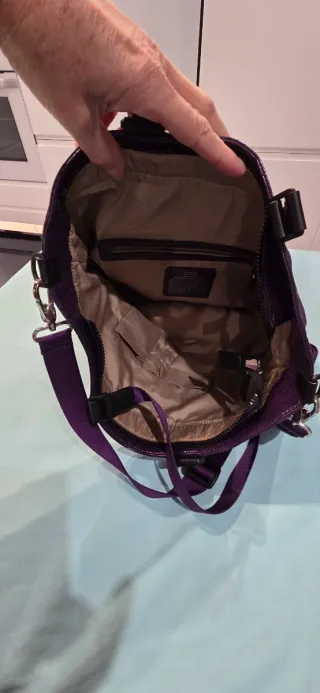 Bolso morado brillante