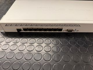 Router Mikrotik Cloud Core CCR-1009-8G-1S