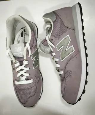 Zapatillas New Balance Rosa y Plata