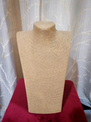 Expositor de collares