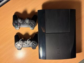 Consola Sony PS3 Negra + 2 Mandos