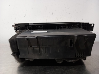 GUANTERA MERCEDES-BENZ CLASE B (BM 245) 640941 S