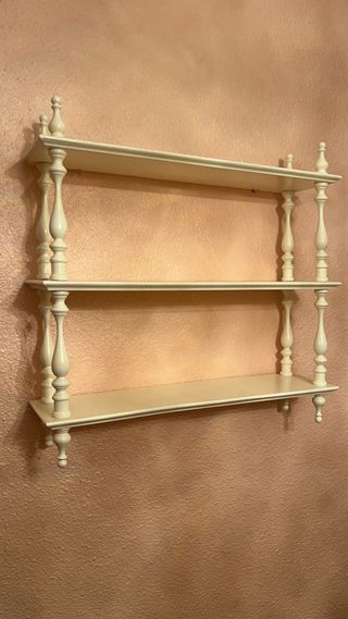 Estantería Beige y Blanca
