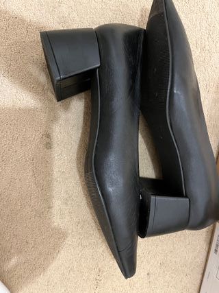 Zapatos de salón negros tacón bloque