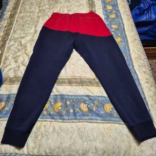 Conjunto deportivo Nike azul y rojo