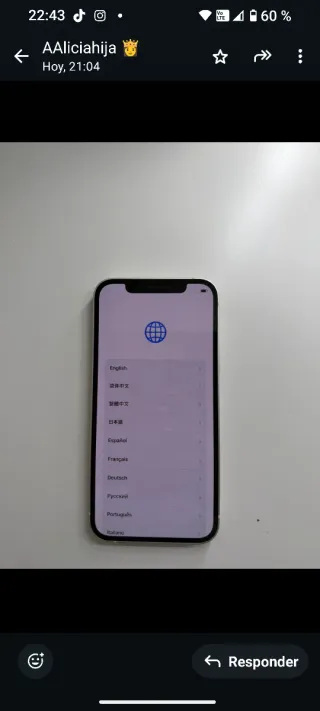 iPhone 12 blanco,128 GB, batería al 75 por cien