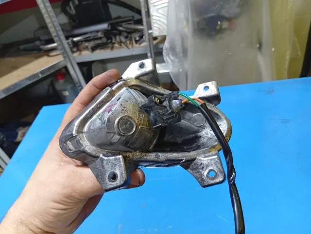 Intermitente Delantero Izquierdo Kawasaki J125