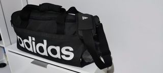 Mochila deportiva Adidas negra