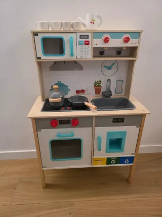Cocinita de madera infantil