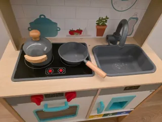 Cocinita de madera infantil