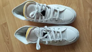 Zapatillas Converse Blancas. Caña alta. Talla 38.