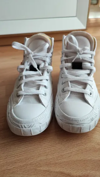 Zapatillas Converse Blancas. Caña alta. Talla 38.