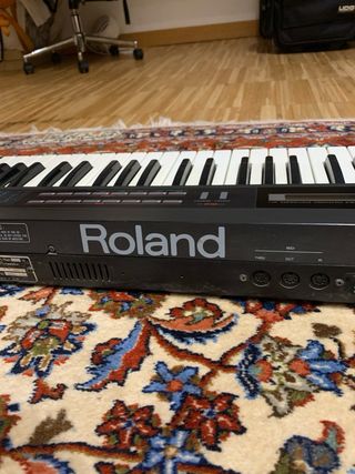 Sintetizador Roland Alpha JUNO-1