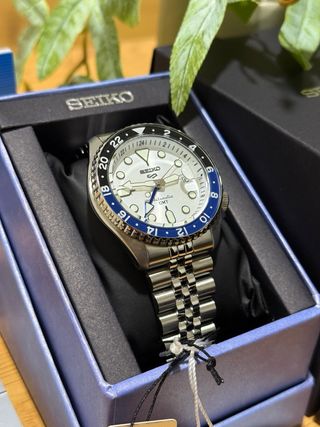 Seiko 5 Sports GMT Automático Plata/Blanco