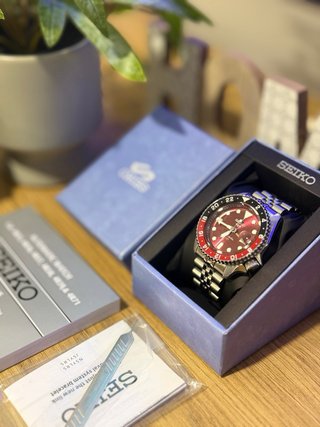 Seiko 5 Sports GMT Automático Rojo