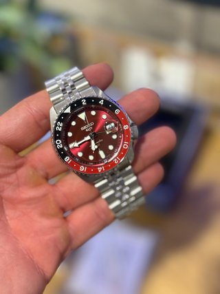 Seiko 5 Sports GMT Automático Rojo
