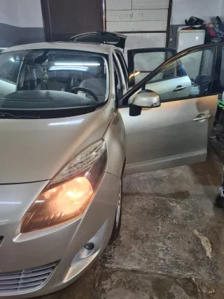 Renault Grand Scenic 2012