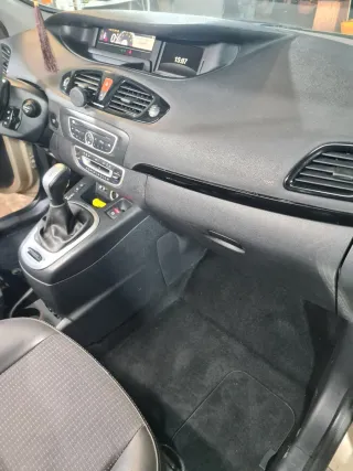 Renault Grand Scenic 2012