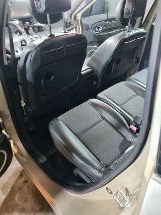 Renault Grand Scenic 2012