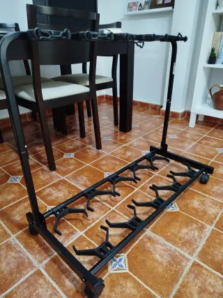 Supporto Rocktile per 5 chitarre