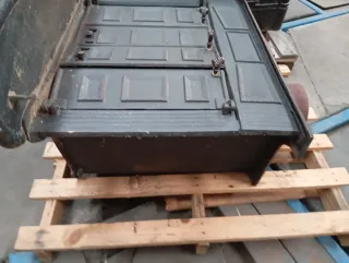 Estufa de leña antigua hierro fundido