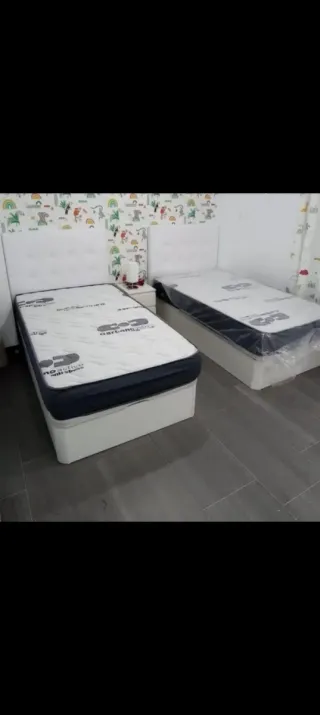 Cabeceros polipiel y madera