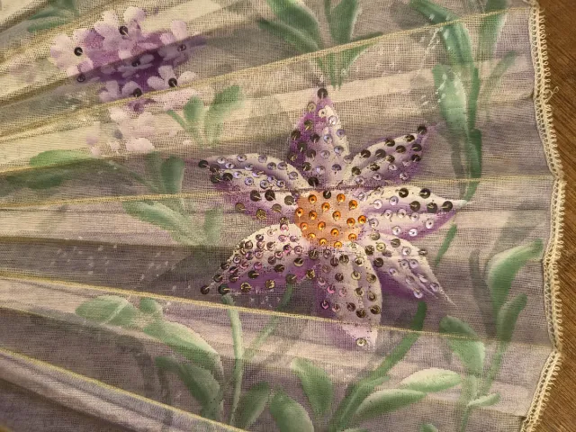 AANTIGUO ABANICO HUESO,PINTADO A MANO.VINTAGE