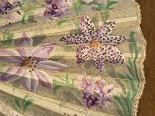 AANTIGUO ABANICO HUESO,PINTADO A MANO.VINTAGE