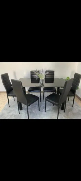 Mesa comedor cristal + 6 sillas negras