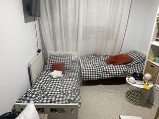 Conjunto de 2 camas y colchones