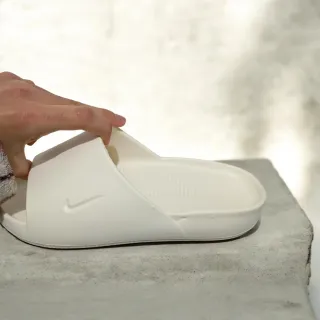 Chanclas Nike Color Beige