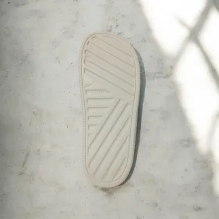 Chanclas Nike Color Beige