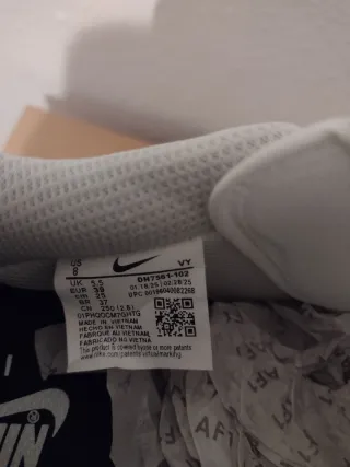 Nike Air Force 1 Blancas y Doradas