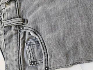 Vaqueros grises slim fit largos talla W28