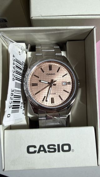 Reloj Casio MTP1302 Rosa y Plateado