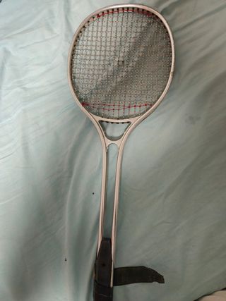 Raqueta de tenis antigua