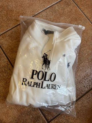 Sudadera nueva con etiquetas