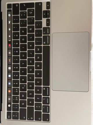 MacBook Pro 2020 i5 8GB 250GB Plata