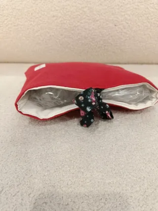 Funda libro lazo flores roja