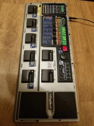 Digitech GNX4 – Pedalera multiefectos con grabador